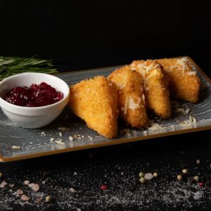 Cașcaval pane cu dulceață de merișoare / Fried Cheese with Cranberry Jam