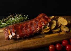 Coaste de porc bbq si cartofi cu rozmarin / BBQ pork ribs and potatoes with rosemary