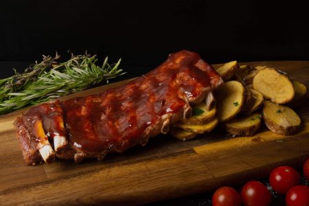 Coaste de porc bbq si cartofi cu rozmarin / BBQ pork ribs and potatoes with rosemary