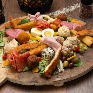 Platoul Jupânesei / Lady's Platter