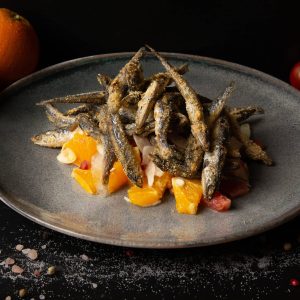 Hamsii crocante cu salată de fenicul / Crispy anchovies with fennel salad